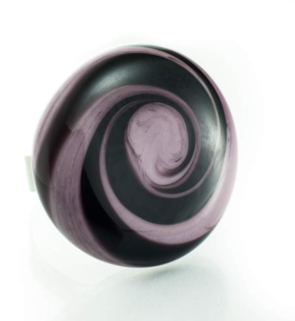 Prsten Ljubičasta spirala na crnom